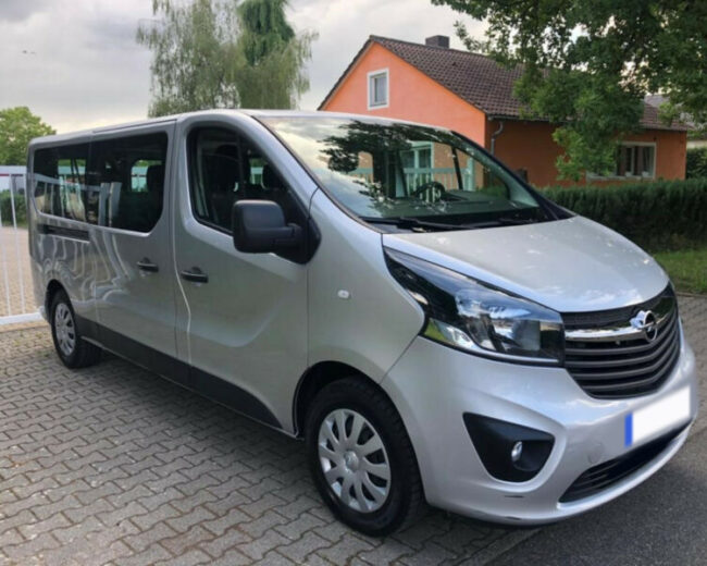 Pujcovna mikrobusu opel vivaro
